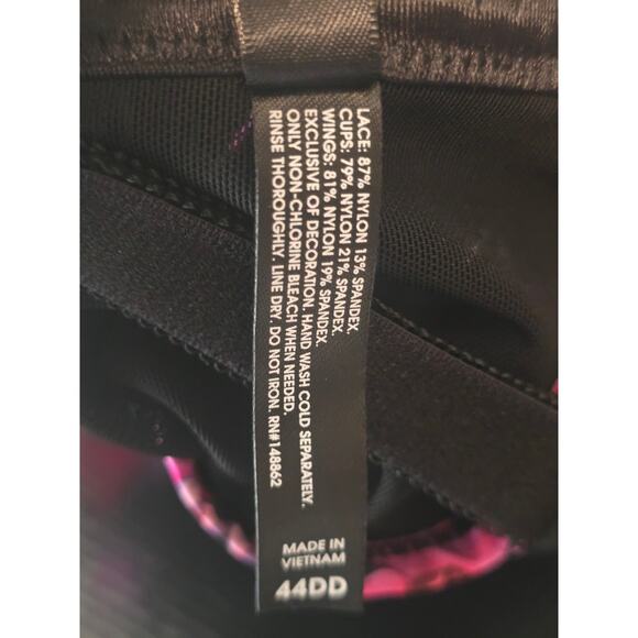 Torrid Curve Push- Up Plunge Black Lace Overlay Pink Floral Bra 42DD - Picture 5 of 5